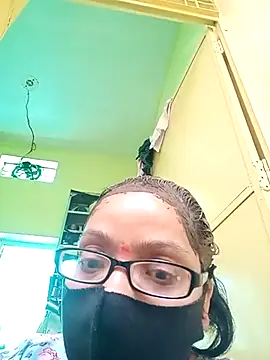 heenage online show from 03/23/25, 09:10