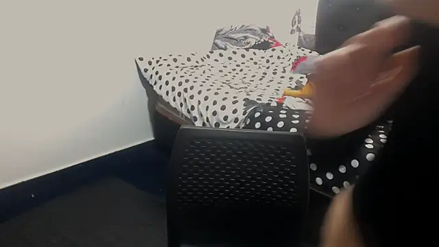 shopyymessyy online show from 02/18/25, 07:30