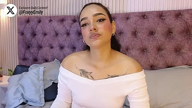 EMILYY FOXY online show from 10/17/25, 07:16