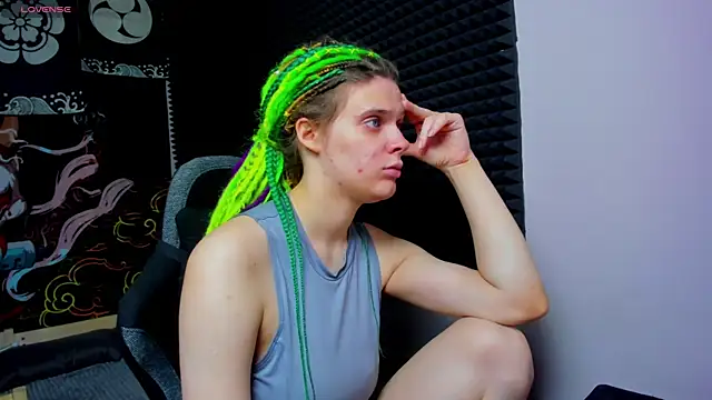 KIKI Krash online show from 10/13/25, 10:15