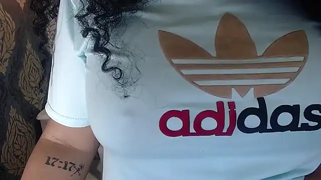 Snapshot of Sofiacowperx chatting on 10/21/25, 02:07 Sofiacowperx online show from 10/21/25, 02:07