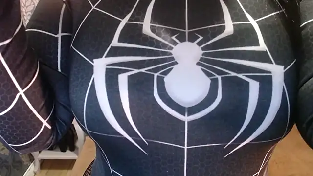 Snapshot of Sofiacowperx chatting on 10/25/25, 06:57 Sofiacowperx online show from 10/25/25, 06:57