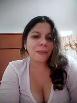 Snapshot of Carliina_Soussa chatting on 10/20/25, 01:17 Carliina Soussa online show from 10/20/25, 01:17