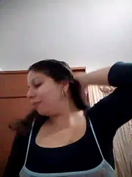Snapshot of Carliina_Soussa chatting on 11/10/25, 02:10 Carliina Soussa online show from 11/10/25, 02:10