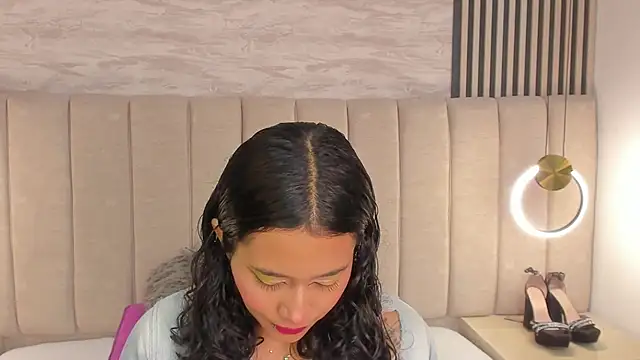 laura smith33 online show from 10/23/25, 03:00