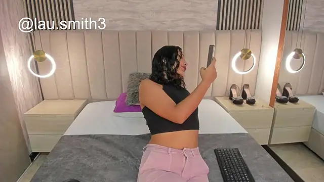 laura smith33 online show from 11/04/25, 02:38