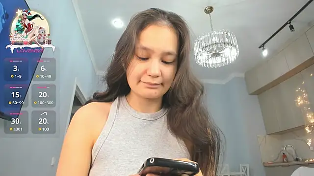 Snapshot of miss_shine chatting on 12/30/24, 04:20 miss shine online show from 12/30/24, 04:20