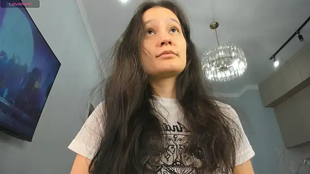 Snapshot of miss_shine chatting on 01/31/25, 04:03 miss shine online show from 01/31/25, 04:03