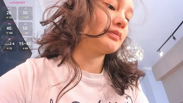 Snapshot of miss_shine chatting on 02/27/25, 05:34 miss shine online show from 02/27/25, 05:34