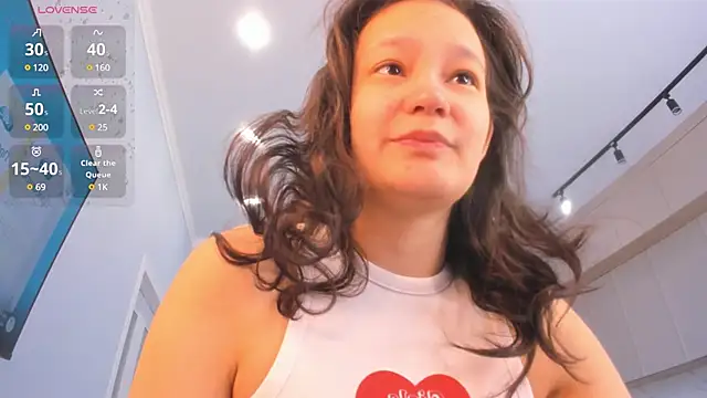Snapshot of miss_shine chatting on 03/23/25, 04:38 miss shine online show from 03/23/25, 04:38