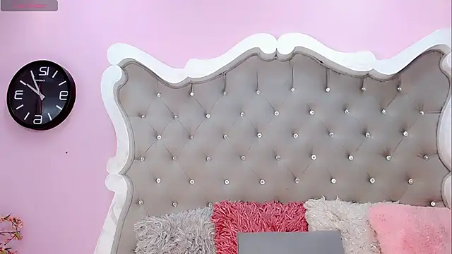 Snapshot of Sophia-Isabella chatting on 02/23/25, 07:49 Sophia-Isabella online show from 02/23/25, 07:49