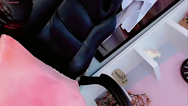 Snapshot of Sophia-Isabella chatting on 03/07/25, 01:53 Sophia-Isabella online show from 03/07/25, 01:53