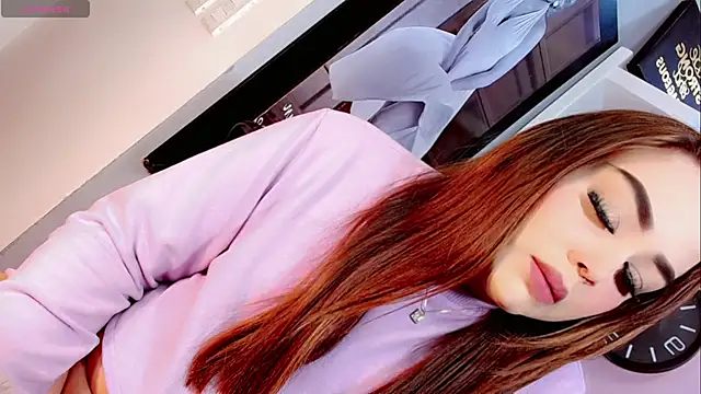 Snapshot of Sophia-Isabella chatting on 03/08/25, 01:06 Sophia-Isabella online show from 03/08/25, 01:06