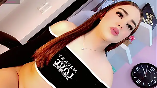 Snapshot of Sophia-Isabella chatting on 03/11/25, 07:36 Sophia-Isabella online show from 03/11/25, 07:36