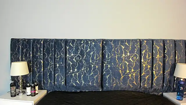 Sophia Lemos online show from 11/05/25, 01:33