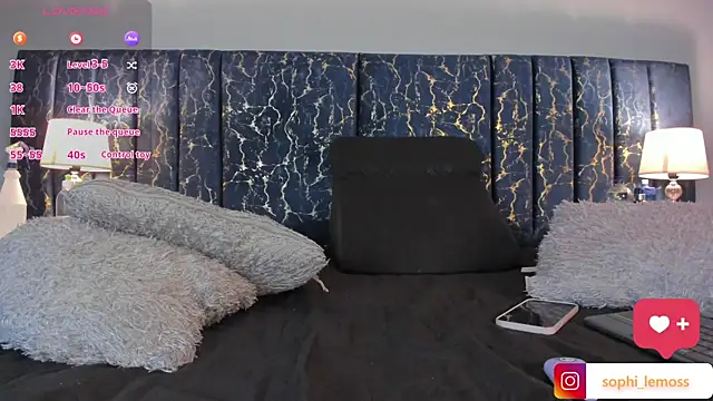 Sophia Lemos online show from 11/08/25, 02:17