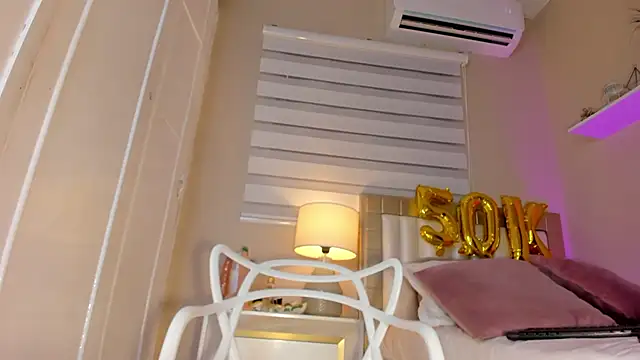 Snapshot of zoe_sky_ chatting on 03/15/25, 11:40 zoe sky online show from 03/15/25, 11:40