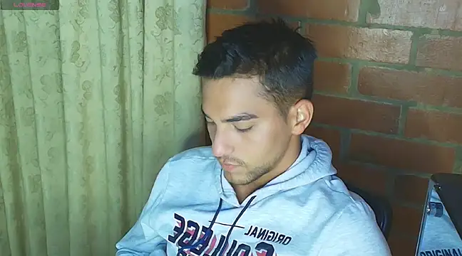 Snapshot of Leandro_valenzuela chatting on 02/16/25, 12:08 Leandro valenzuela online show from 02/16/25, 12:08