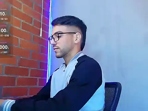 Leandro valenzuela online show from 10/13/25, 03:12