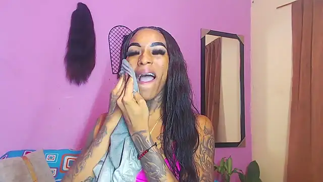 Snapshot of badgirls_cx chatting on 10/18/25, 07:47 badgirls cx online show from 10/18/25, 07:47