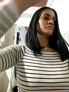 Biancasantillana online show from 10/17/25, 01:25