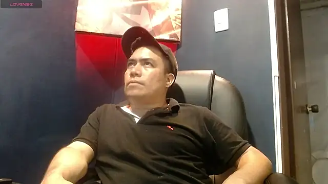 Snapshot of Jhonatan_Morales_S chatting on 03/04/25, 01:01 Jhonatan Morales S online show from 03/04/25, 01:01