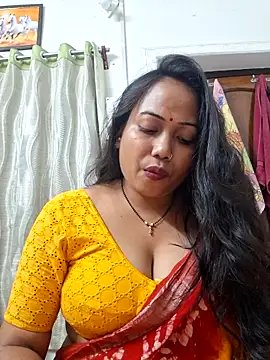 Snapshot of DREAM_GIRL-30 chatting on 11/04/25, 12:04 DREAM GIRL-30 online show from 11/04/25, 12:04