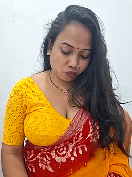 Snapshot of DREAM_GIRL-30 chatting on 11/18/25, 05:28 DREAM GIRL-30 online show from 11/18/25, 05:28