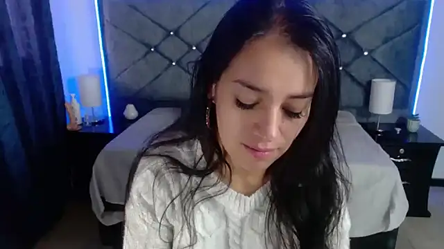 Snapshot of Julietacollins06 chatting on 10/01/25, 01:17 Julietacollins06 online show from 10/01/25, 01:17