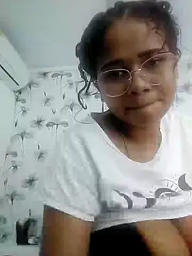 Snapshot of moon_HoneyX chatting on 03/01/25, 03:27 moon HoneyX online show from 03/01/25, 03:27