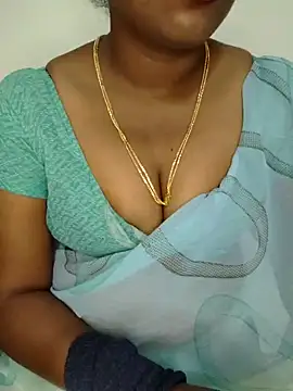 Snapshot of Sexy_Ammu_Telugu chatting on 01/21/25, 04:10 Sexy Ammu Telugu online show from 01/21/25, 04:10