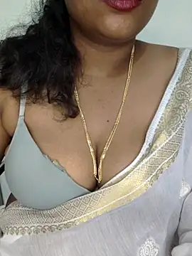 Snapshot of Sexy_Ammu_Telugu chatting on 02/17/25, 04:15 Sexy Ammu Telugu online show from 02/17/25, 04:15