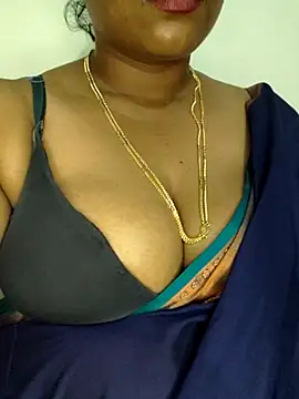 Snapshot of Sexy_Ammu_Telugu chatting on 02/20/25, 09:22 Sexy Ammu Telugu online show from 02/20/25, 09:22