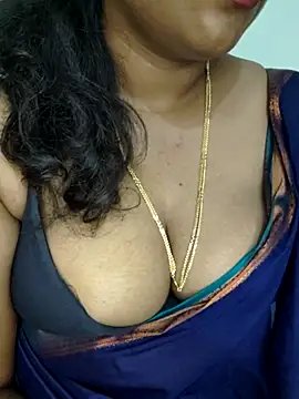 Snapshot of Sexy_Ammu_Telugu chatting on 02/22/25, 06:50 Sexy Ammu Telugu online show from 02/22/25, 06:50