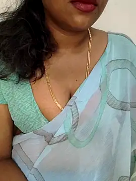 Snapshot of Sexy_Ammu_Telugu chatting on 03/20/25, 03:23 Sexy Ammu Telugu online show from 03/20/25, 03:23