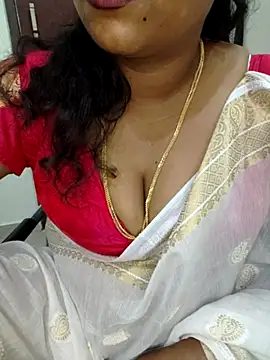 Snapshot of Sexy_Ammu_Telugu chatting on 10/10/25, 04:44 Sexy Ammu Telugu online show from 10/10/25, 04:44