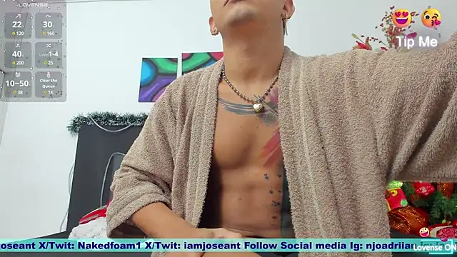 Snapshot of nakedfoam1 chatting on 12/28/24, 01:29 nakedfoam1 online show from 12/28/24, 01:29