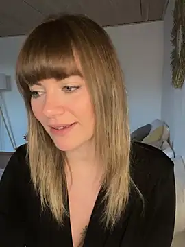 Snapshot of Milla__one chatting on 01/07/25, 07:42 Milla one online show from 01/07/25, 07:42