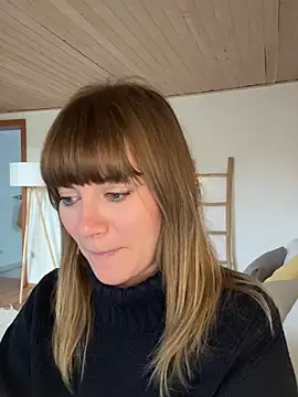 Snapshot of Milla__one chatting on 01/07/25, 01:57 Milla one online show from 01/07/25, 01:57