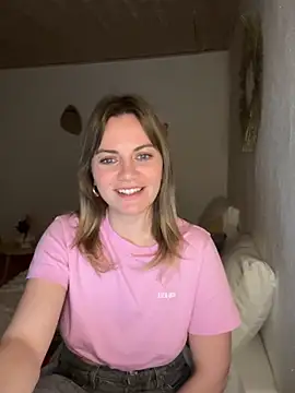 Snapshot of Milla__one chatting on 01/21/25, 07:28 Milla one online show from 01/21/25, 07:28