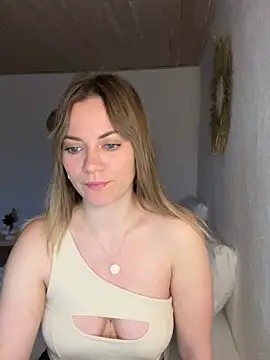 Snapshot of Milla__one chatting on 01/22/25, 07:25 Milla one online show from 01/22/25, 07:25