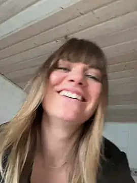 Snapshot of Milla__one chatting on 02/04/25, 12:55 Milla one online show from 02/04/25, 12:55