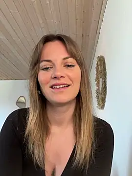 Snapshot of Milla__one chatting on 03/06/25, 07:57 Milla one online show from 03/06/25, 07:57