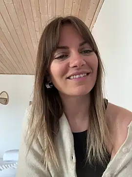 Snapshot of Milla__one chatting on 03/10/25, 10:04 Milla one online show from 03/10/25, 10:04