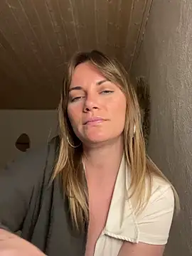 Snapshot of Milla__one chatting on 03/11/25, 08:20 Milla one online show from 03/11/25, 08:20