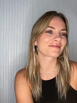 Snapshot of Milla__one chatting on 09/15/25, 07:52 Milla one online show from 09/15/25, 07:52