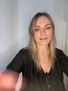 Snapshot of Milla__one chatting on 09/23/25, 01:36 Milla one online show from 09/23/25, 01:36