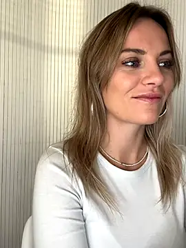 Snapshot of Milla__one chatting on 10/01/25, 06:08 Milla one online show from 10/01/25, 06:08