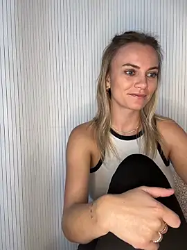 Snapshot of Milla__one chatting on 10/02/25, 02:02 Milla one online show from 10/02/25, 02:02