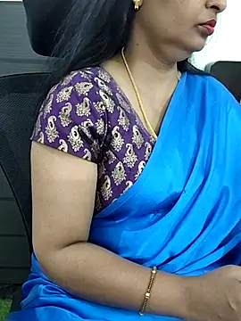 Snapshot of Deepthi_Mysore chatting on 03/16/25, 02:00 Deepthi Mysore online show from 03/16/25, 02:00